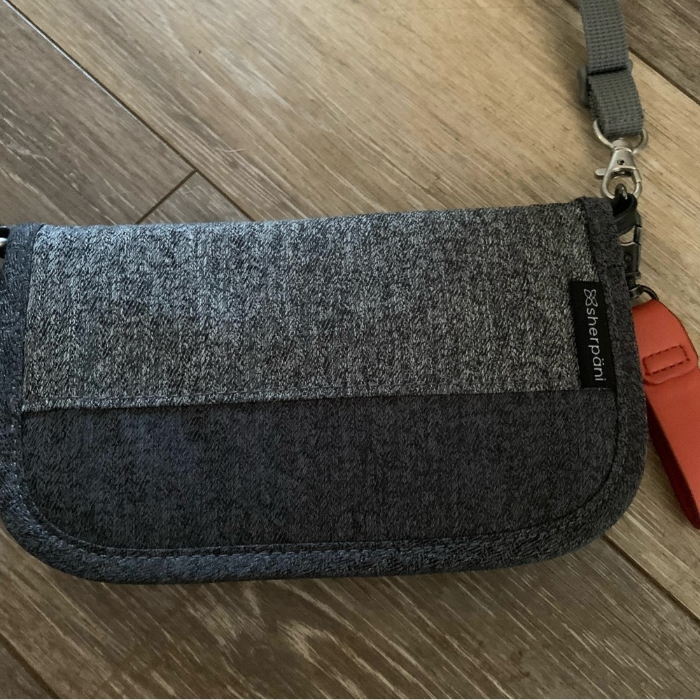Sherpani Mini Clutch with crossbody strap